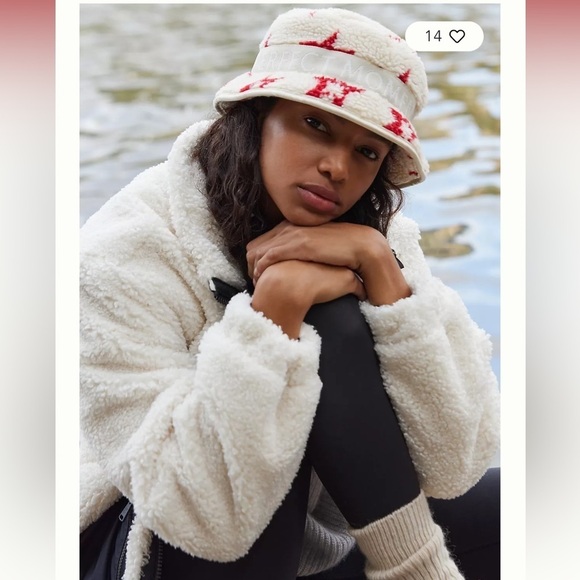NWT Perfect Moment Sherpa Star Bucket Hat - Picture 1 of 4